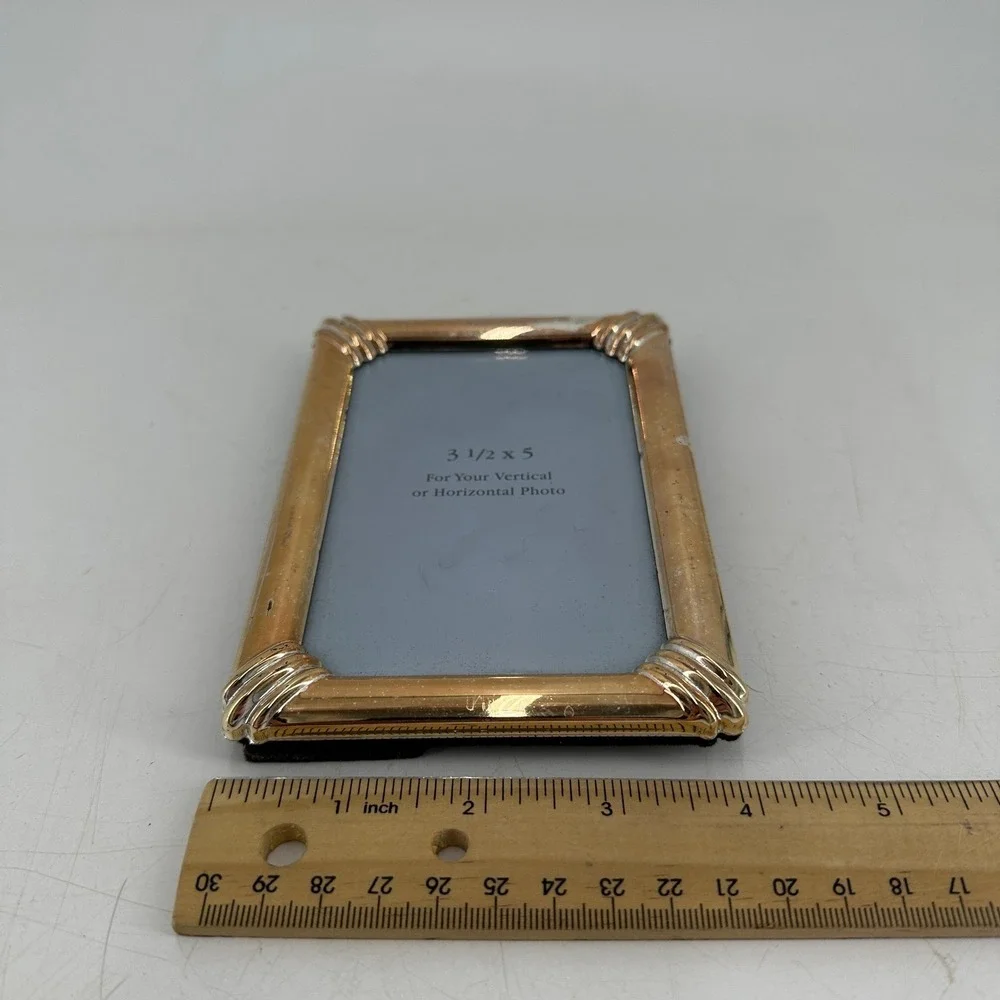 Vintage Two Tone Gold Silver Metal 3.5x5 Picture Frame Ribbed Corners Tabletop